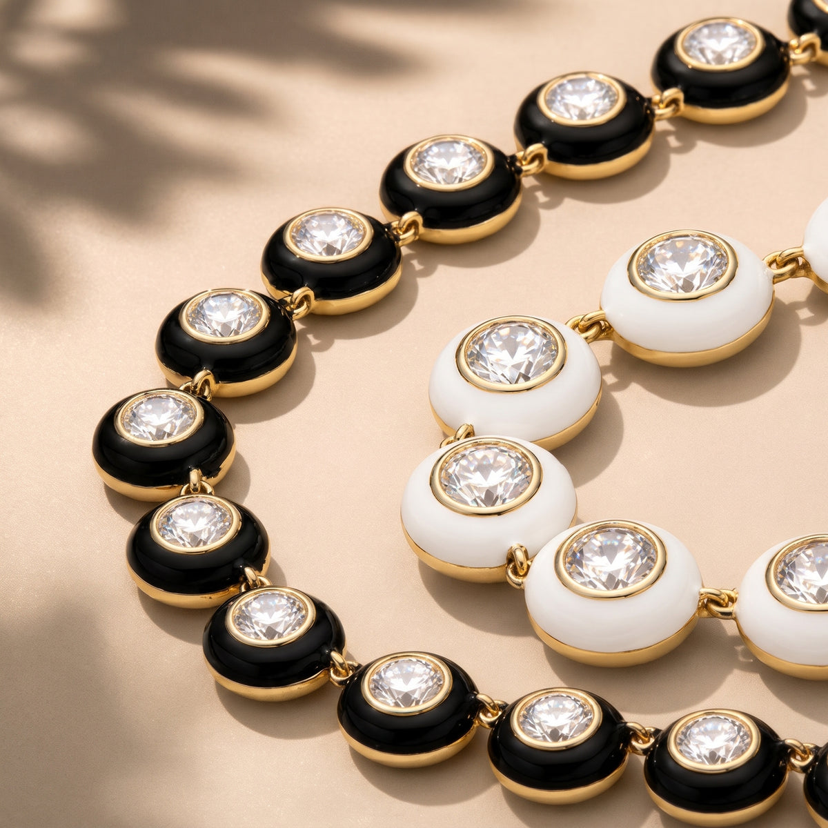 Close-up of the Lumeniri Pop Rocks necklace showcasing bezel-set lab-grown diamonds in 14K yellow gold.