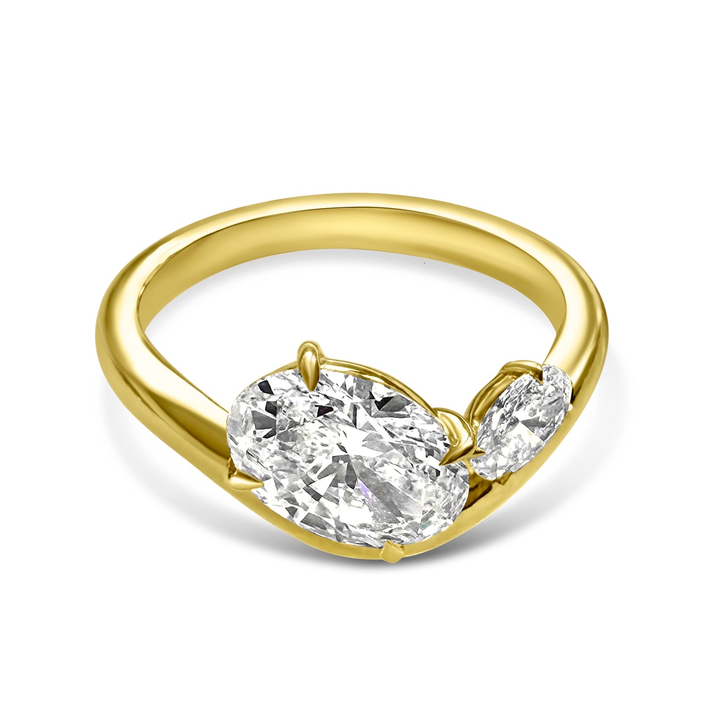 The Lissandra 1.25ct IGI Certified Oval Lab-Grown Diamond Pinky Ring in 14K Yellow Gold