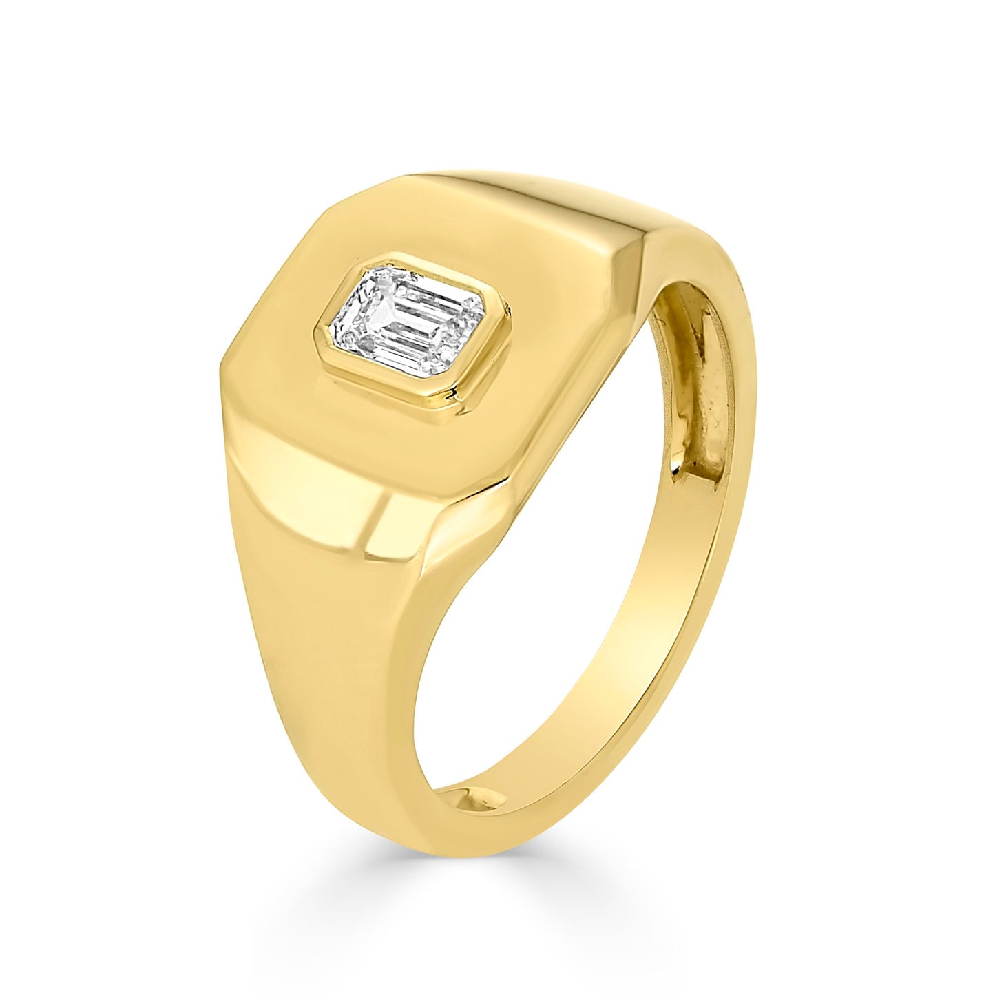 Side profile of the Lito Emerald Cut Lab Grown Diamond Signet Ring in 14K Yellow Gold showing the ring’s sleek band and square geometry.