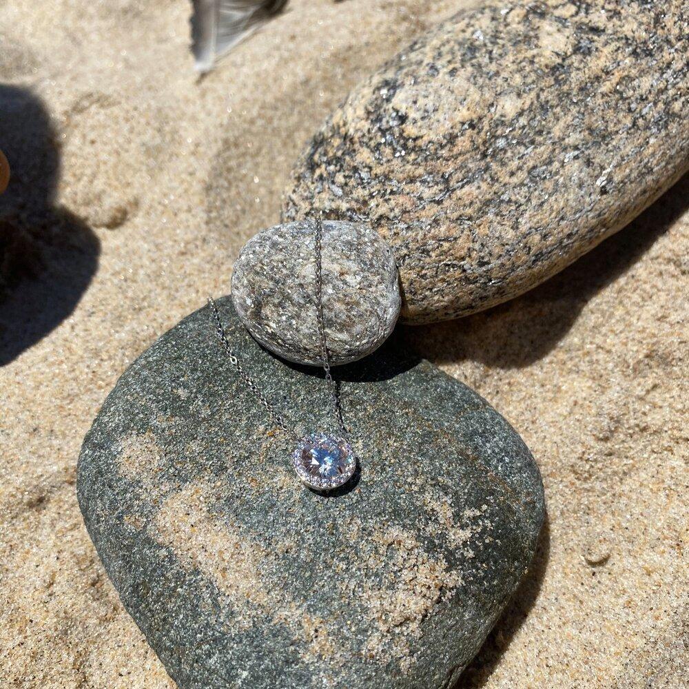 Lumeniri 14K Gold Round Halo Diamond Pendant Necklace